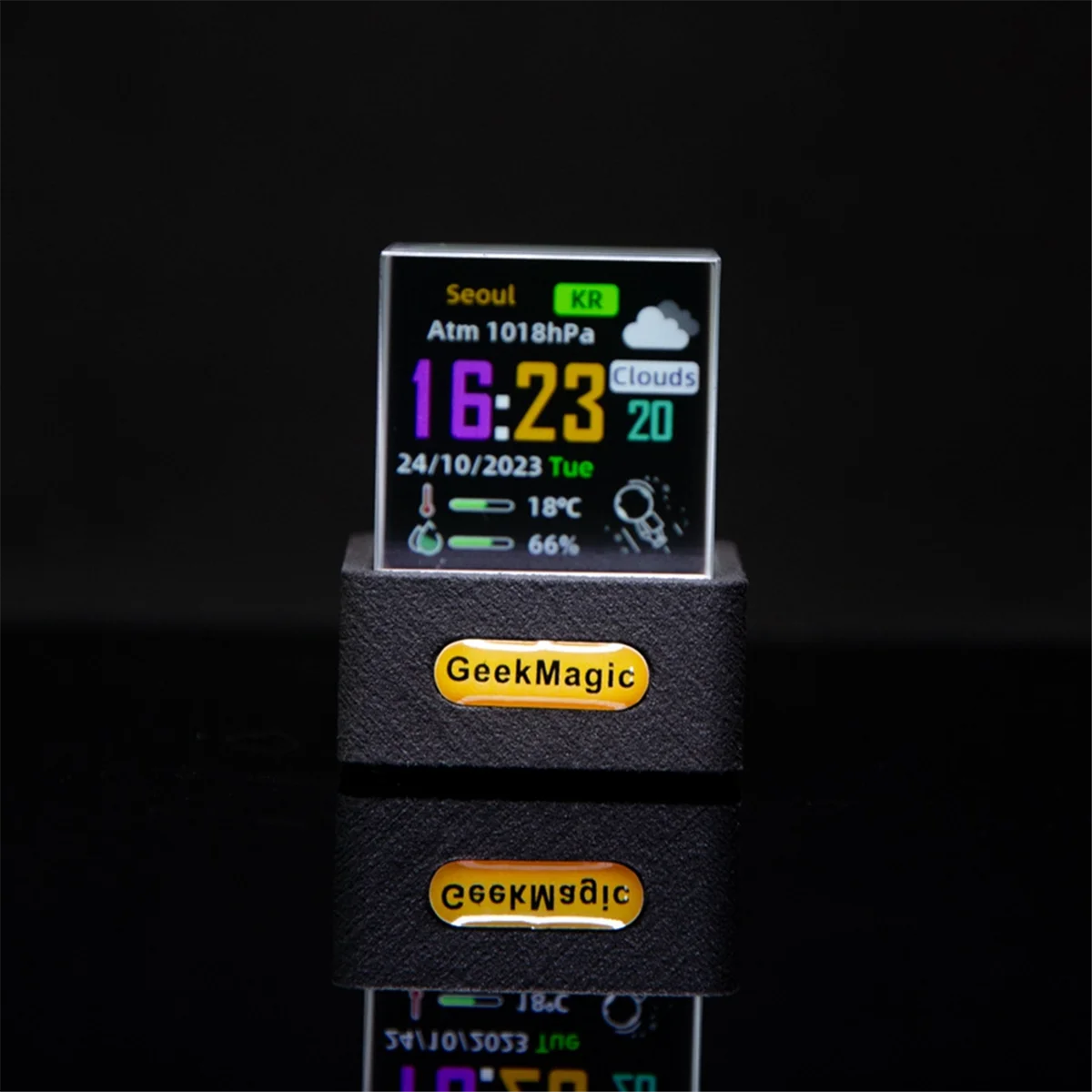 GeekMagic Crystal Cube Photo Display Holographic Desktop Smart Weather Station Digital Clock with GIF Animations Album